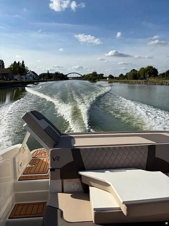 Катер Bayliner VR6